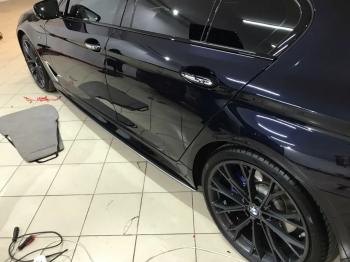 10 999 р. Пластиковые накладки M-порогов  BMW 5 серия  G30 (2016-2020) дорестайлинг, седан  с доставкой в г. Горно‑Алтайск. Увеличить фотографию 4