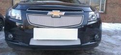 Нижняя сетка на бампер Russtal (хром) Chevrolet Cruze J300 седан дорестайлинг (2009-2012)