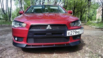 899 р. Вставка переднего бампера (зубатка) Evo  Mitsubishi Lancer  10 (2007-2017) седан дорестайлинг, хэтчбэк дорестайлинг, седан рестайлинг, хэтчбек 5 дв рестайлинг (Неокрашенная)  с доставкой в г. Горно‑Алтайск. Увеличить фотографию 7