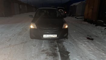 8 299 р. Передний бампер SAT Toyota Belta/Yaris XP90 седан (2005-2012) (Неокрашенный)  с доставкой в г. Горно‑Алтайск. Увеличить фотографию 2