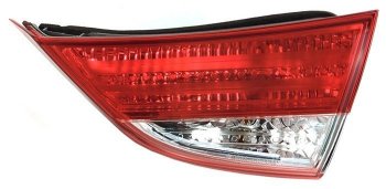 Правый фонарь в крышку багажника SAT Hyundai Elantra  MD (2010-2013) дорестайлинг