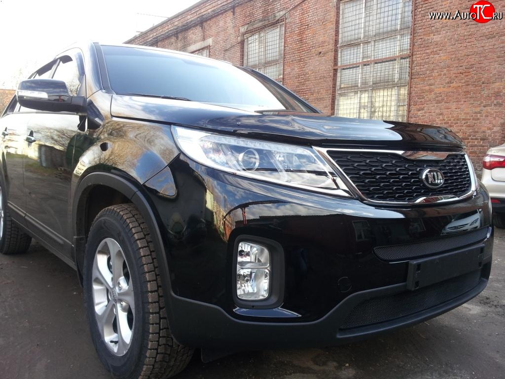 1 299 р. Средняя сетка на бампер Russtal (черная)  KIA Sorento  XM (2012-2015) рестайлинг  с доставкой в г. Горно‑Алтайск