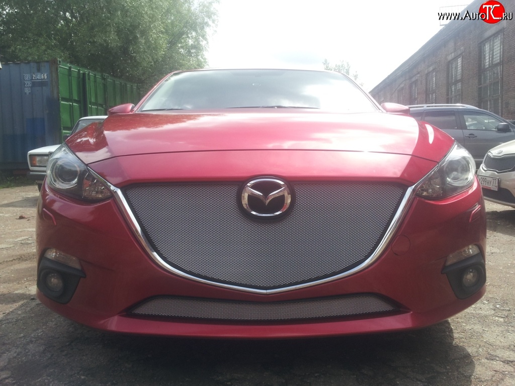 1 779 р. Сетка в решетку радиатора Russtal  Mazda 3/Axela  BM (2013-2016) дорестайлинг седан, дорестайлинг, хэтчбэк (хром)  с доставкой в г. Горно‑Алтайск