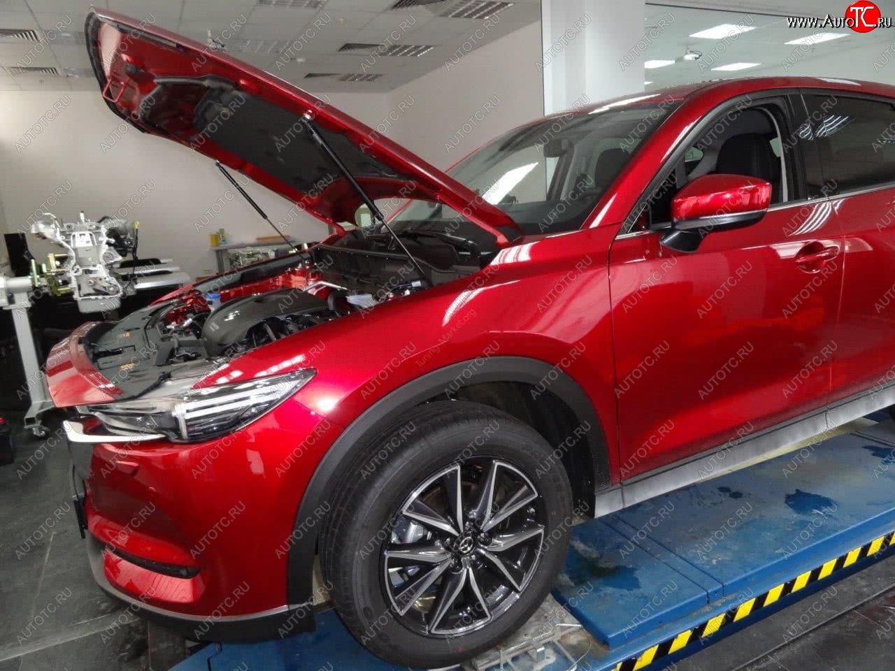 2 049 р. Упоры капота Russtal Mazda CX-5 KF (2016-2024)  с доставкой в г. Горно‑Алтайск