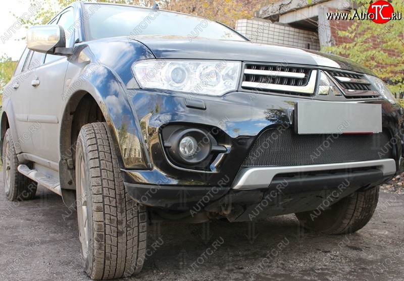 1 469 р. Защитная сетка на бампер (рестайлинг) Russtal (черная) Mitsubishi L200 5 KK,KL дорестайлинг (2015-2019)  с доставкой в г. Горно‑Алтайск