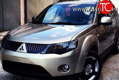 1 529 р. Темная защита передних фар SIM Mitsubishi Outlander XL (CW)  дорестайлинг (2005-2009)  с доставкой в г. Горно‑Алтайск