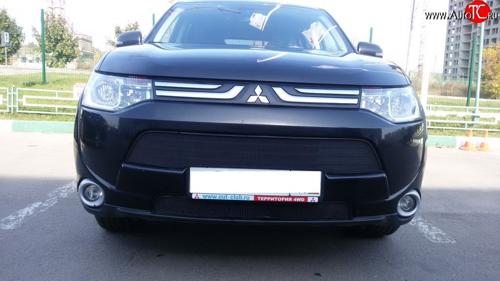 3 999 р. Сетка на бампер (рестайлинг) Russtal (черная) Mitsubishi Outlander GF дорестайлинг (2012-2014)  с доставкой в г. Горно‑Алтайск