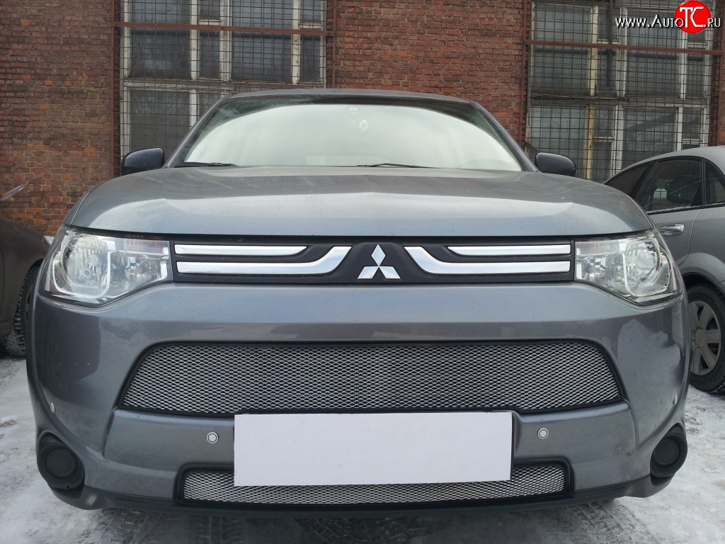 3 149 р. Сетка на бампер Russtal (хром) Mitsubishi Outlander GF дорестайлинг (2012-2014)  с доставкой в г. Горно‑Алтайск