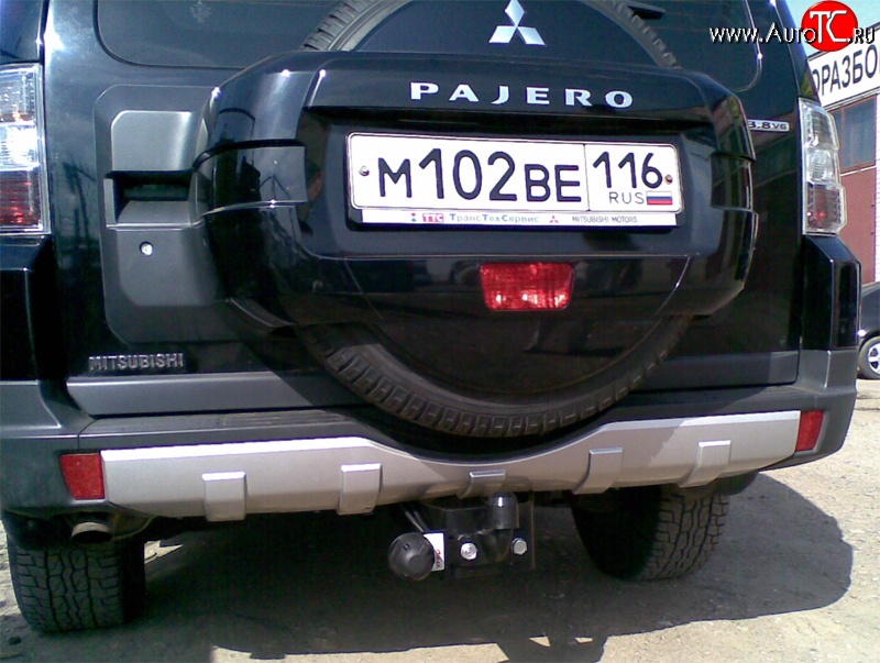 8 459 р. Фаркоп (3 дв.) NovLine Mitsubishi Pajero 4 V80 дорестайлинг (2006-2011)  с доставкой в г. Горно‑Алтайск