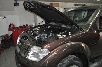 2 199 р. Упоры капота Russtal Nissan Pathfinder R51 дорестайлинг (2004-2007)  с доставкой в г. Горно‑Алтайск. Увеличить фотографию 1