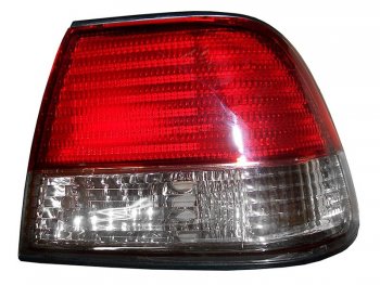 Правый фонарь (внешний/белая полоса) SAT Nissan Sunny  B15 (1998-2004)
