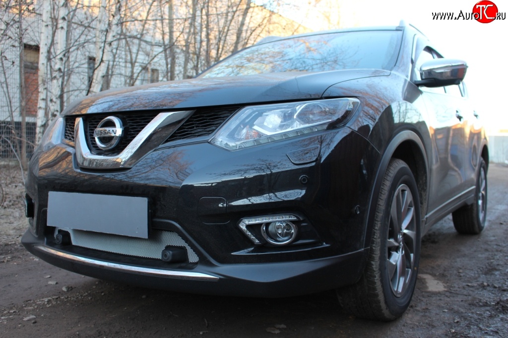 1 569 р. Сетка (под парктроник) на бампер Russtal (хром) Nissan X-trail 3 T32 рестайлинг (2017-2022)  с доставкой в г. Горно‑Алтайск