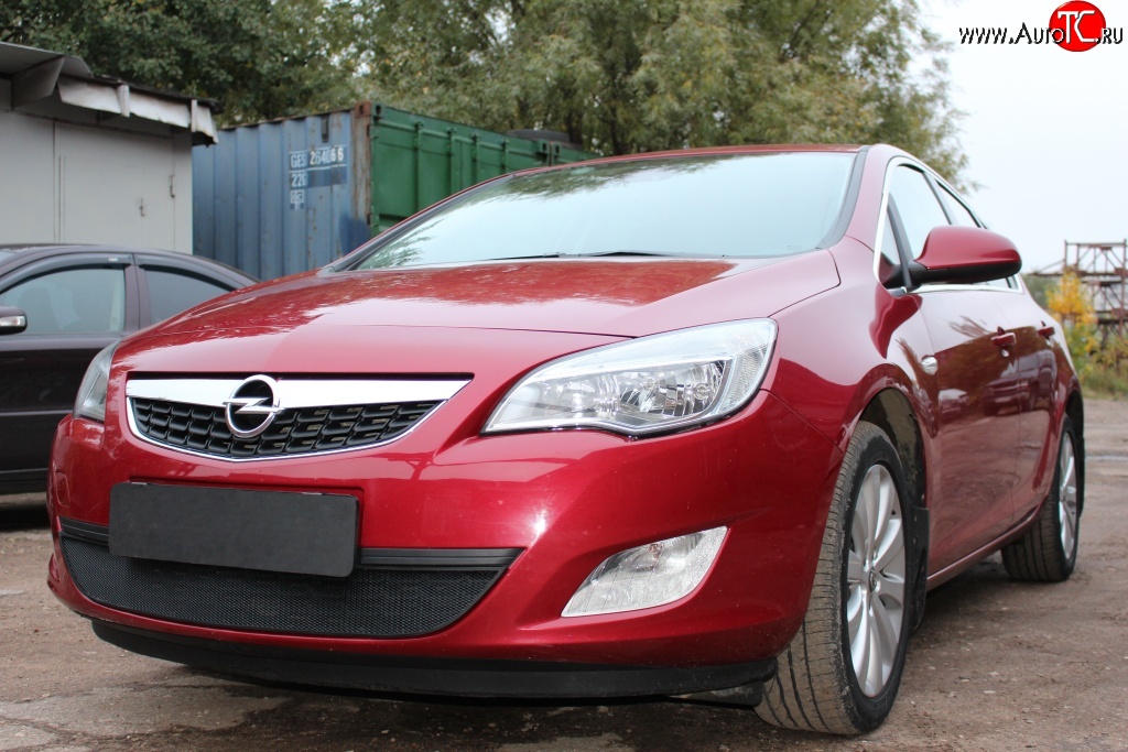 1 469 р. Сетка на бампер Russtal (черная) Opel Astra J хэтчбек 5 дв. дорестайлинг (2009-2012)  с доставкой в г. Горно‑Алтайск