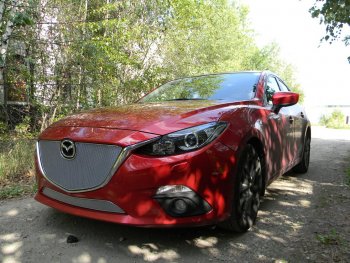 4 599 р. Защитная сетка в бампер (низ, ячейка 4х10 мм) Alfeco Премиум  Mazda 3/Axela  BM (2013-2016) дорестайлинг седан, дорестайлинг, хэтчбэк (Хром)  с доставкой в г. Горно‑Алтайск. Увеличить фотографию 2