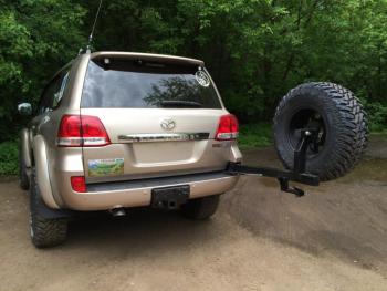 93 329 р. Калитка РИФ с фаркопом в штатный бампер Toyota Land Cruiser 200 2008-2015 под нештатное колесо, с подсветкой номера РИФ rif200-80000  с доставкой в г. Горно‑Алтайск. Увеличить фотографию 6