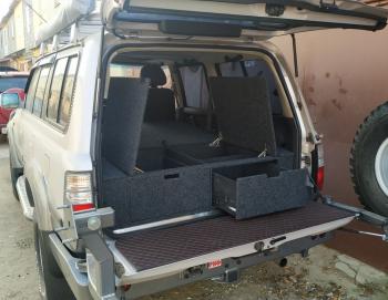 26 999 р. Органайзер в багажник для Toyota Land Cruiser 80 (2 выдвижных ящика+спальник) РФ 080-003  с доставкой в г. Горно‑Алтайск. Увеличить фотографию 1