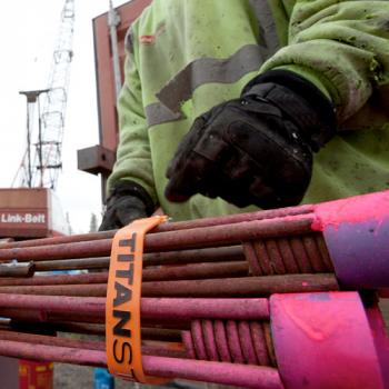 2 379 р. Ремень крепёжный TitanStraps Industrial оранжевый L = 64 см (Dmax = 18 см, Dmin = 5,5 см) TitanStraps tsi-0125-fo  с доставкой в г. Горно‑Алтайск. Увеличить фотографию 5