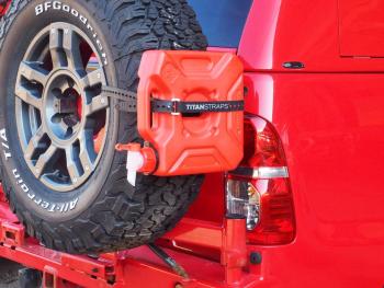 2 819 р. Ремень крепёжный TitanStraps Industrial черный L = 76 см (Dmax = 22,6 см, Dmin = 5,5 см) TitanStraps tsi-0130-blk  с доставкой в г. Горно‑Алтайск. Увеличить фотографию 6
