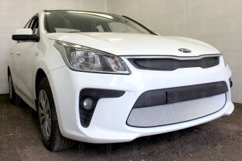 3 299 р. Защитная сетка в бампер (низ, ячейка 3х7 мм) Alfeco Стандарт  KIA Rio  4 FB (2016-2020) дорестайлинг седан (Хром)  с доставкой в г. Горно‑Алтайск. Увеличить фотографию 2