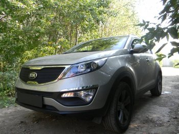 3 399 р. Защитная сетка в бампер (верх, ячейка 3х7 мм) Alfeco Стандарт  KIA Sportage  3 SL (2010-2014) дорестайлинг (Чёрная)  с доставкой в г. Горно‑Алтайск. Увеличить фотографию 3