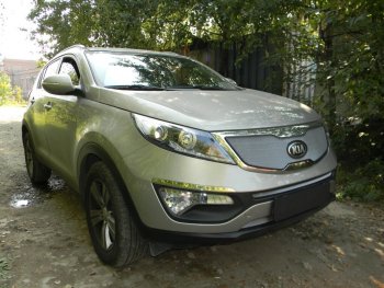 3 589 р. Защитная сетка в бампер (верх, ячейка 3х7 мм) Alfeco Стандарт  KIA Sportage  3 SL (2010-2014) дорестайлинг (Хром)  с доставкой в г. Горно‑Алтайск. Увеличить фотографию 3