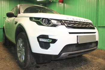 3 199 р. Защитная сетка в бампер (низ, ячейка 3х7 мм) Alfeco Стандарт  Land Rover Discovery Sport  L550 (2014-2024) дорестайлинг, рестайлинг (Чёрная)  с доставкой в г. Горно‑Алтайск. Увеличить фотографию 3