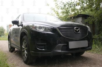 3 399 р. Защитная сетка в бампер (верх, ячейка 3х7 мм) Alfeco Стандарт Mazda CX-5 KE рестайлинг (2015-2017) (Чёрная)  с доставкой в г. Горно‑Алтайск. Увеличить фотографию 3