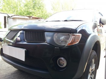 3 099 р. Защитная сетка в бампер (низ, ячейка 3х7 мм) Alfeco Стандарт  Mitsubishi L200  4 (2006-2014)  дорестайлинг (Чёрная)  с доставкой в г. Горно‑Алтайск. Увеличить фотографию 2