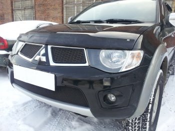 3 099 р. Защитная сетка в бампер (низ, ячейка 3х7 мм) Alfeco Стандарт Mitsubishi L200 4  дорестайлинг (2006-2014) (Чёрная)  с доставкой в г. Горно‑Алтайск. Увеличить фотографию 2