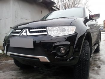 4 099 р. Защитная сетка в бампер (низ, ячейка 3х7 мм) Alfeco Стандарт Mitsubishi L200 4  рестайлинг (2013-2016) (Чёрная)  с доставкой в г. Горно‑Алтайск. Увеличить фотографию 3