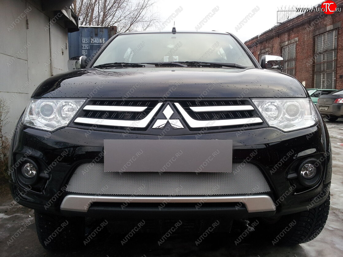 3 589 р. Защитная сетка в бампер (низ, ячейка 3х7 мм) Alfeco Стандарт Mitsubishi L200 4  рестайлинг (2013-2016) (Хром)  с доставкой в г. Горно‑Алтайск