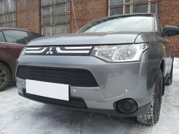 7 499 р. Защитная сетка в бампер (2 части, ячейка 3х7 мм) Alfeco Стандарт Mitsubishi Outlander GF дорестайлинг (2012-2014) (Чёрная)  с доставкой в г. Горно‑Алтайск. Увеличить фотографию 2