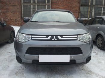 5 999 р. Защитная сетка в бампер (2 части, ячейка 3х7 мм) Alfeco Стандарт Mitsubishi Outlander GF дорестайлинг (2012-2014) (Чёрная)  с доставкой в г. Горно‑Алтайск. Увеличить фотографию 1