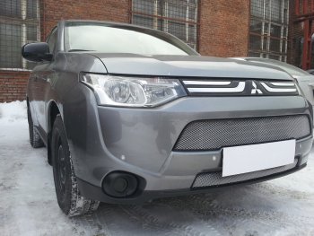 6 499 р. Защитная сетка в бампер (2 части, ячейка 3х7 мм) Alfeco Стандарт Mitsubishi Outlander GF дорестайлинг (2012-2014) (Хром)  с доставкой в г. Горно‑Алтайск. Увеличить фотографию 4