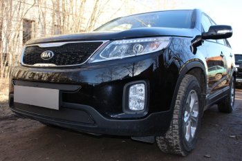 3 989 р. Защитная сетка в бампер (низ, ячейка 4х10 мм) Alfeco Премиум KIA Sorento XM рестайлинг (2012-2015) (Чёрная)  с доставкой в г. Горно‑Алтайск. Увеличить фотографию 2