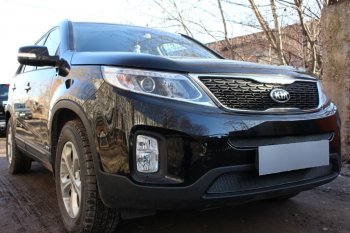 3 989 р. Защитная сетка в бампер (низ, ячейка 4х10 мм) Alfeco Премиум KIA Sorento XM рестайлинг (2012-2015) (Чёрная)  с доставкой в г. Горно‑Алтайск. Увеличить фотографию 3