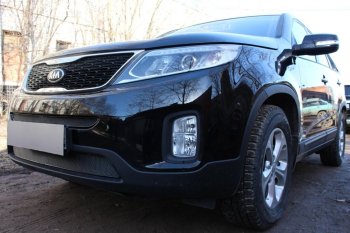 3 989 р. Защитная сетка в бампер (низ, ячейка 4х10 мм) Alfeco Премиум KIA Sorento XM рестайлинг (2012-2015) (Чёрная)  с доставкой в г. Горно‑Алтайск. Увеличить фотографию 4