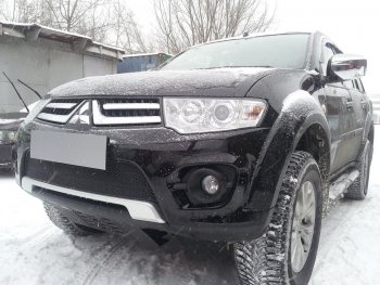 4 199 р. Защитная сетка в бампер (низ, ячейка 4х10 мм) Alfeco Премиум Mitsubishi L200 4  рестайлинг (2013-2016) (Чёрная)  с доставкой в г. Горно‑Алтайск. Увеличить фотографию 3