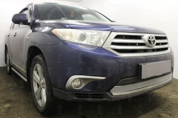 4 749 р. Защитная сетка в бампер (низ, ячейка 4х10 мм) Стрелка11 Премиум Toyota Highlander XU40 рестайлинг (2010-2013) (Хром)  с доставкой в г. Горно‑Алтайск. Увеличить фотографию 2