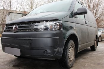 4 199 р. Защитная сетка в бампер (низ, ячейка 4х10 мм) Стрелка11 Премиум Volkswagen Caravelle T5 рестайлинг (2009-2015) (Чёрная)  с доставкой в г. Горно‑Алтайск. Увеличить фотографию 3