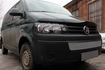 4 299 р. Защитная сетка в бампер (низ, ячейка 4х10 мм) Стрелка11 Премиум Volkswagen Caravelle T5 рестайлинг (2009-2015) (Хром)  с доставкой в г. Горно‑Алтайск. Увеличить фотографию 2