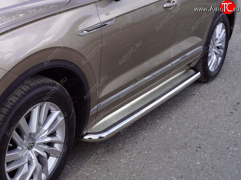 49 849 р. Пороги с площадкой 60,3 мм ТСС Тюнинг Volkswagen Touareg CR (2018-2024) (нержавейка)  с доставкой в г. Горно‑Алтайск