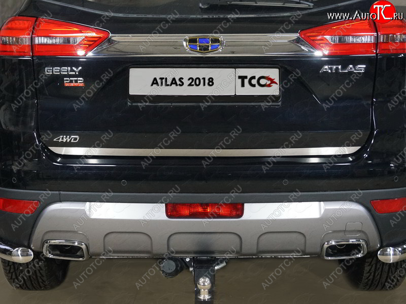 2 359 р. Накладка на заднюю дверь, ТСС Тюнинг  Geely Atlas  NL3 (2016-2022) (Лист шлифованный)  с доставкой в г. Горно‑Алтайск