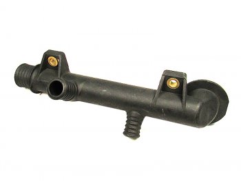 Патрубок охлаждающей жидкости BMW3 (E30) 316i318i318i (88-98)BMW5 (E34) 518i(89-96) SAT ST-11531714738