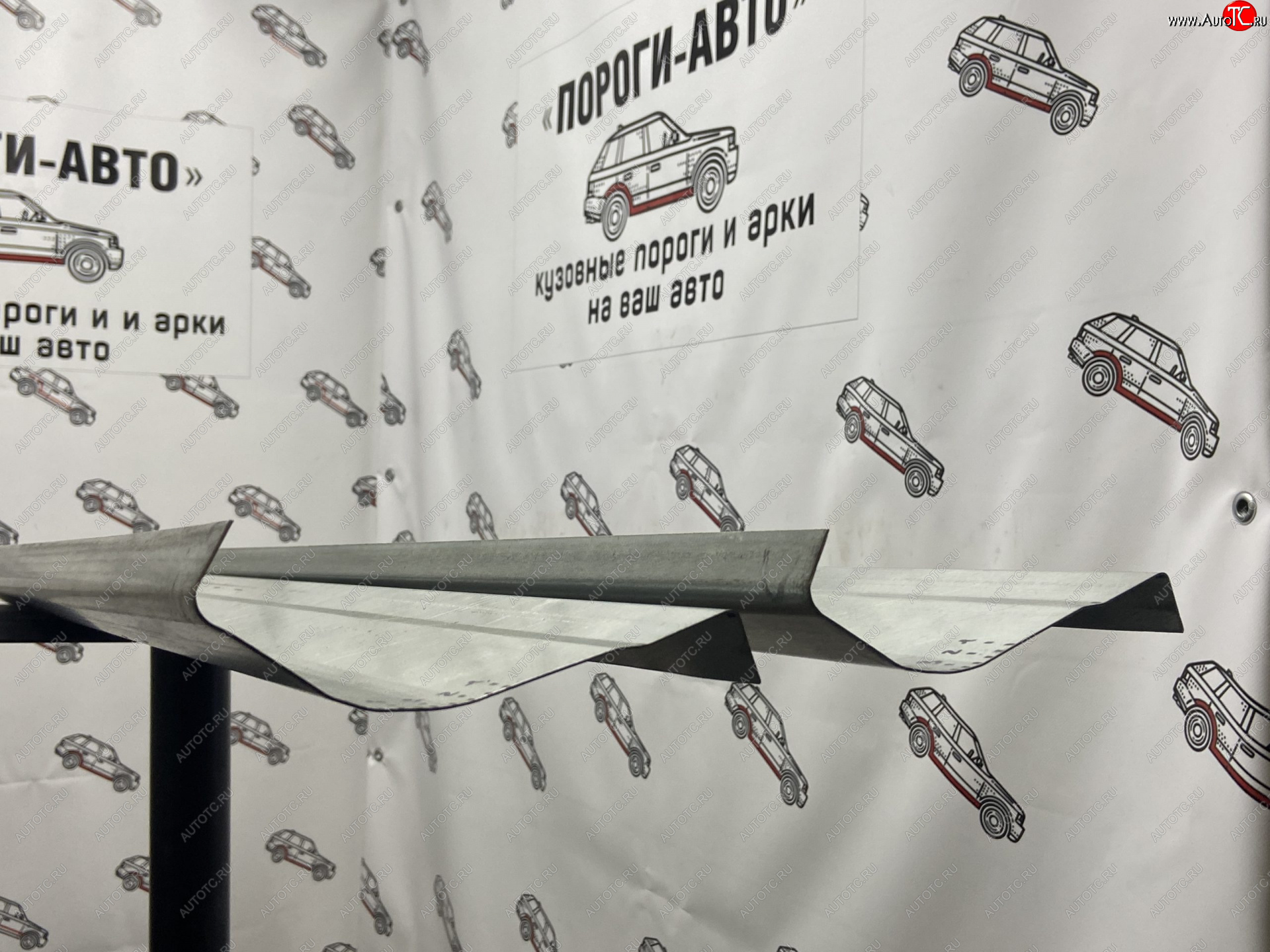 3 899 р. Комплект ремонтных порогов (кузовные пороги) Пороги-Авто  Mitsubishi Pajero ( 3 V70,  3 V60) (1999-2006) дорестайлинг, дорестайлинг, рестайлинг, рестайлинг (холоднокатаная сталь 1 мм)  с доставкой в г. Горно‑Алтайск