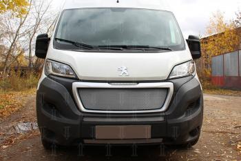 3 899 р. Защита радиатора (2 части) Стрелка11 Стандарт  CITROEN Jumpy (2013-2017), Fiat Ducato  290 (2014-2024), Peugeot Boxer  290 (2014-2024) (черная)  с доставкой в г. Горно‑Алтайск. Увеличить фотографию 5