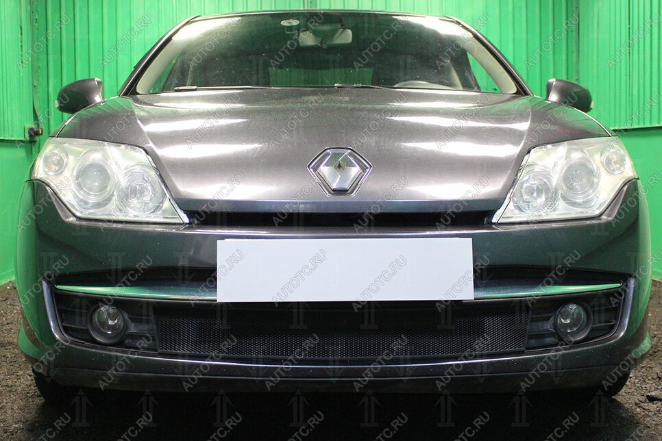 2 799 р. Защита радиатора (кроме 2.0) Стрелка11 Стандарт  Renault Laguna  X91 (2007-2011) лифтбэк дорестайлинг (черная)  с доставкой в г. Горно‑Алтайск