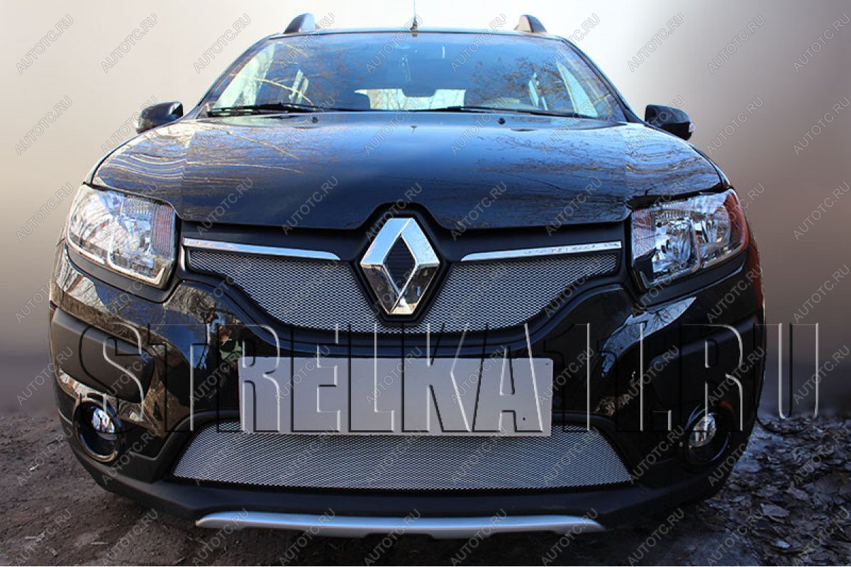 2 899 р. Защита радиатора Стрелка11 Стандарт Renault Sandero (B8) дорестайлинг (2014-2018) (хром)  с доставкой в г. Горно‑Алтайск