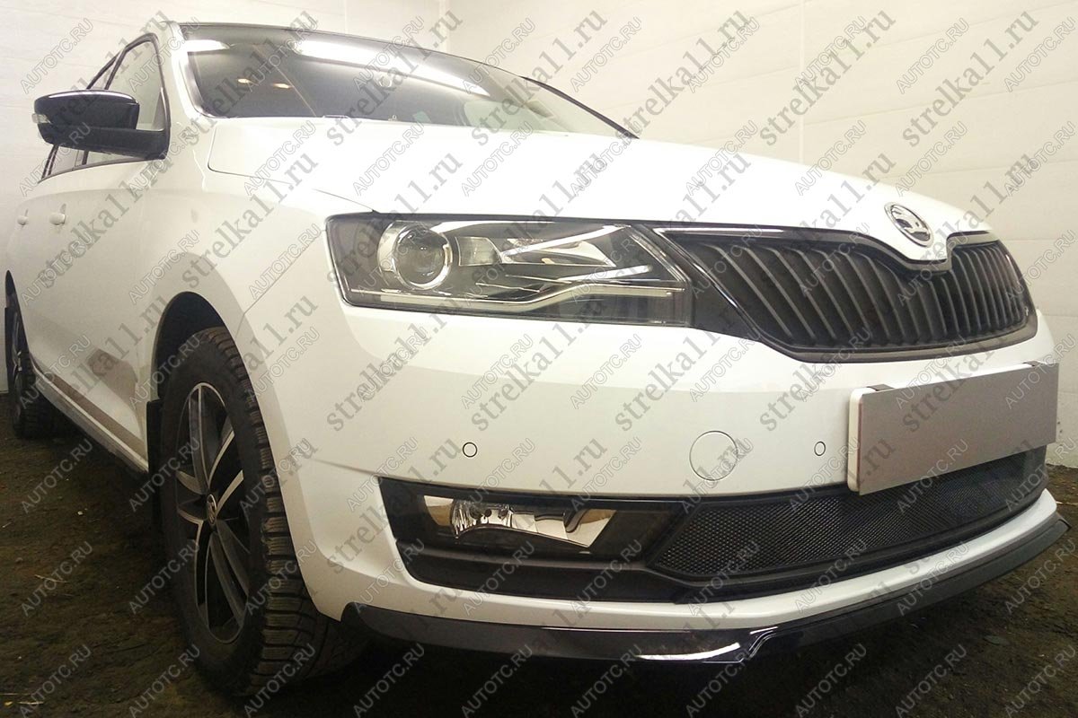 4 599 р. Защита радиатора (2 части) Стрелка11 Стандарт  Skoda Rapid ( NH1,  NH3) (2015-2020) хэтчбэк рестайлинг, рестайлинг лифтбэк (черная)  с доставкой в г. Горно‑Алтайск