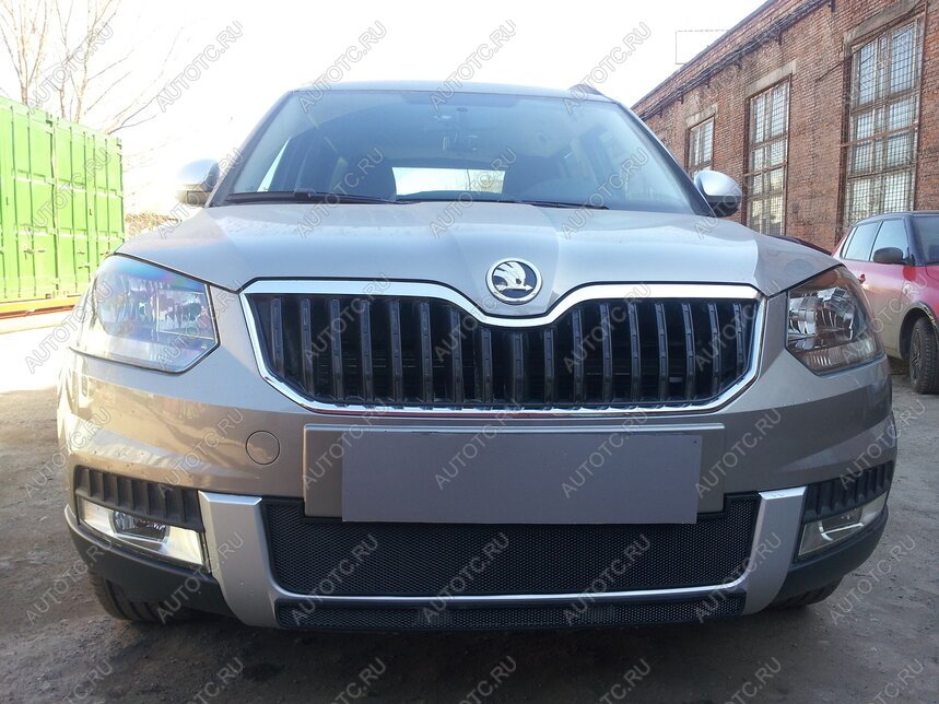 2 299 р. Защита радиатора (нижняя) (Outdoor) Стрелка11 Стандарт  Skoda Yeti (2013-2018) (черная)  с доставкой в г. Горно‑Алтайск